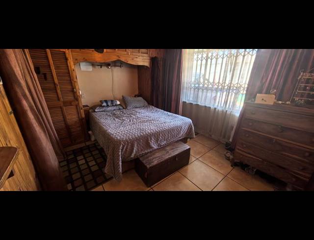 3 BEDROOM HOUSE FOR SALE IN HAMBERG